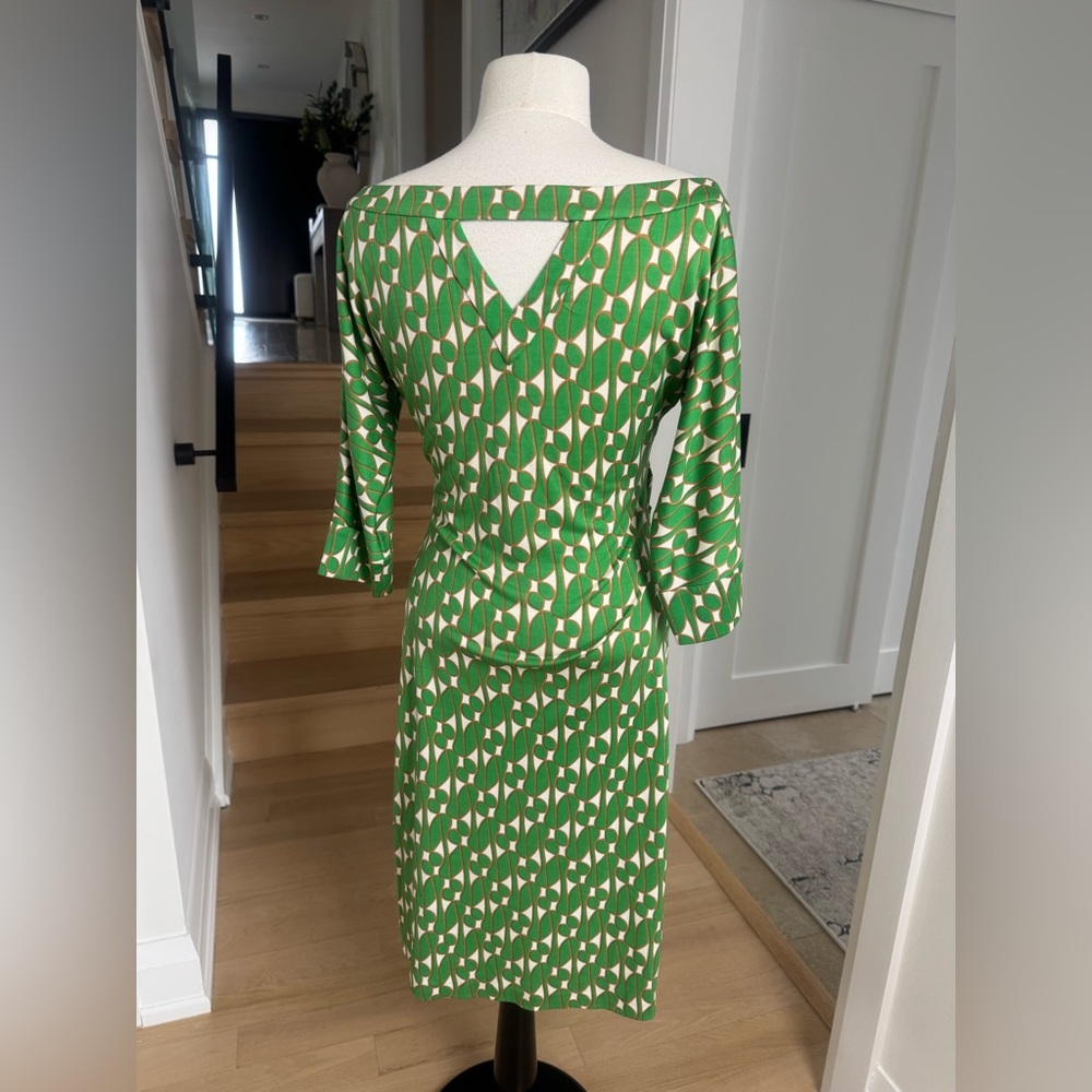 Diane Von Furstenberg Silk Green Patterned 3/4 Sleeve Dress Size 10 - Picture 3 of 7